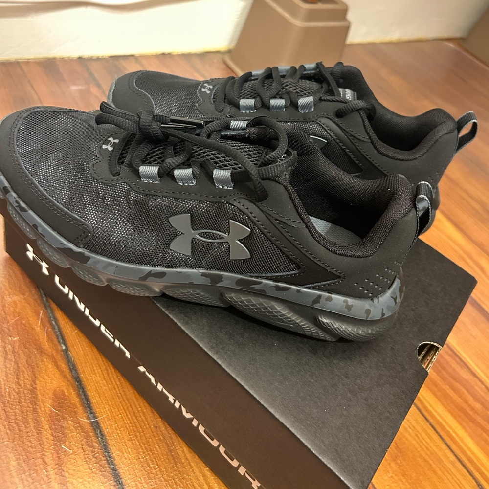 UA Charged Assert 9 Camo Running Sneaker (Women’s 9/ Men’s 7) Orig $75
